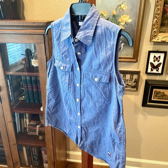 Tommy Hilfiger women sleeveless button cotton chambray top 8 blue coastal beach - Picture 3 of 10